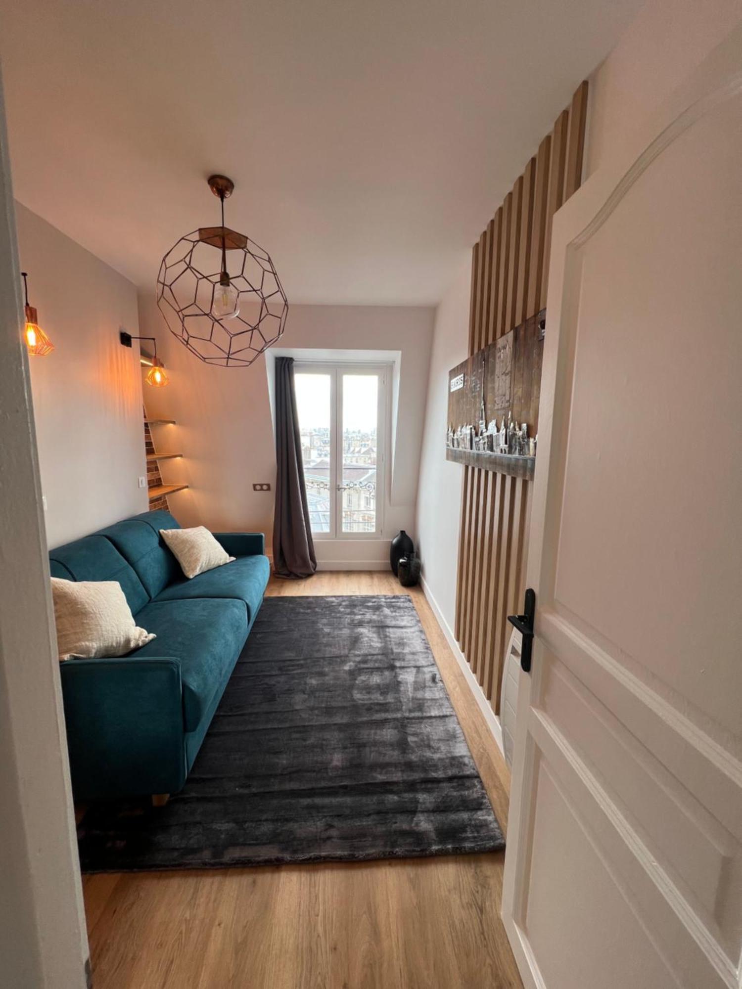 Quarto em Acomodações Particulares With Fabulous View On Roofs Paris