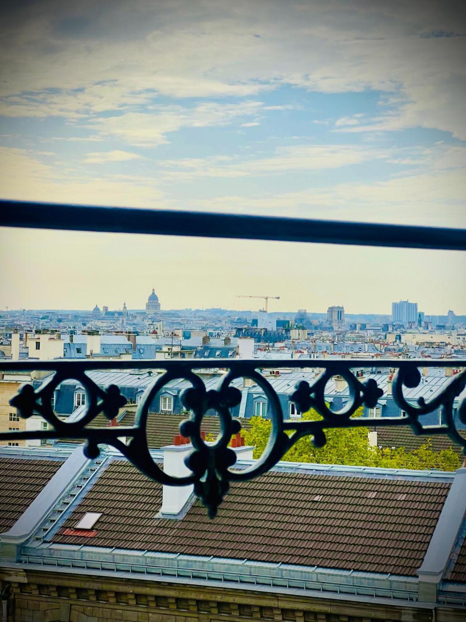 With Fabulous View On Roofs Quarto em Acomodações Particulares Paris